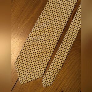 Brooks Brothers Stylish Yellow and Blue Tie with Modern Design